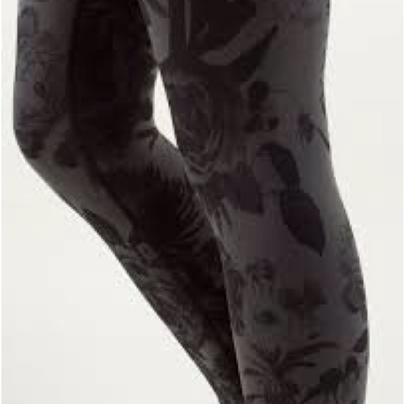 Lululemon Wunder Under Crop Pant in Brisk Bloom - Picture 2 of 6